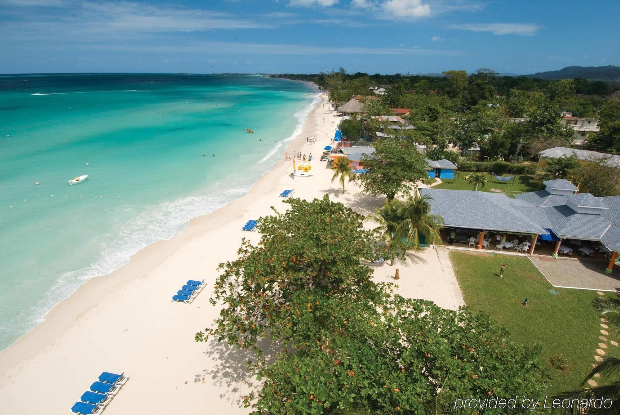 Grand Pineapple Beach Negril Hotel Buitenkant foto