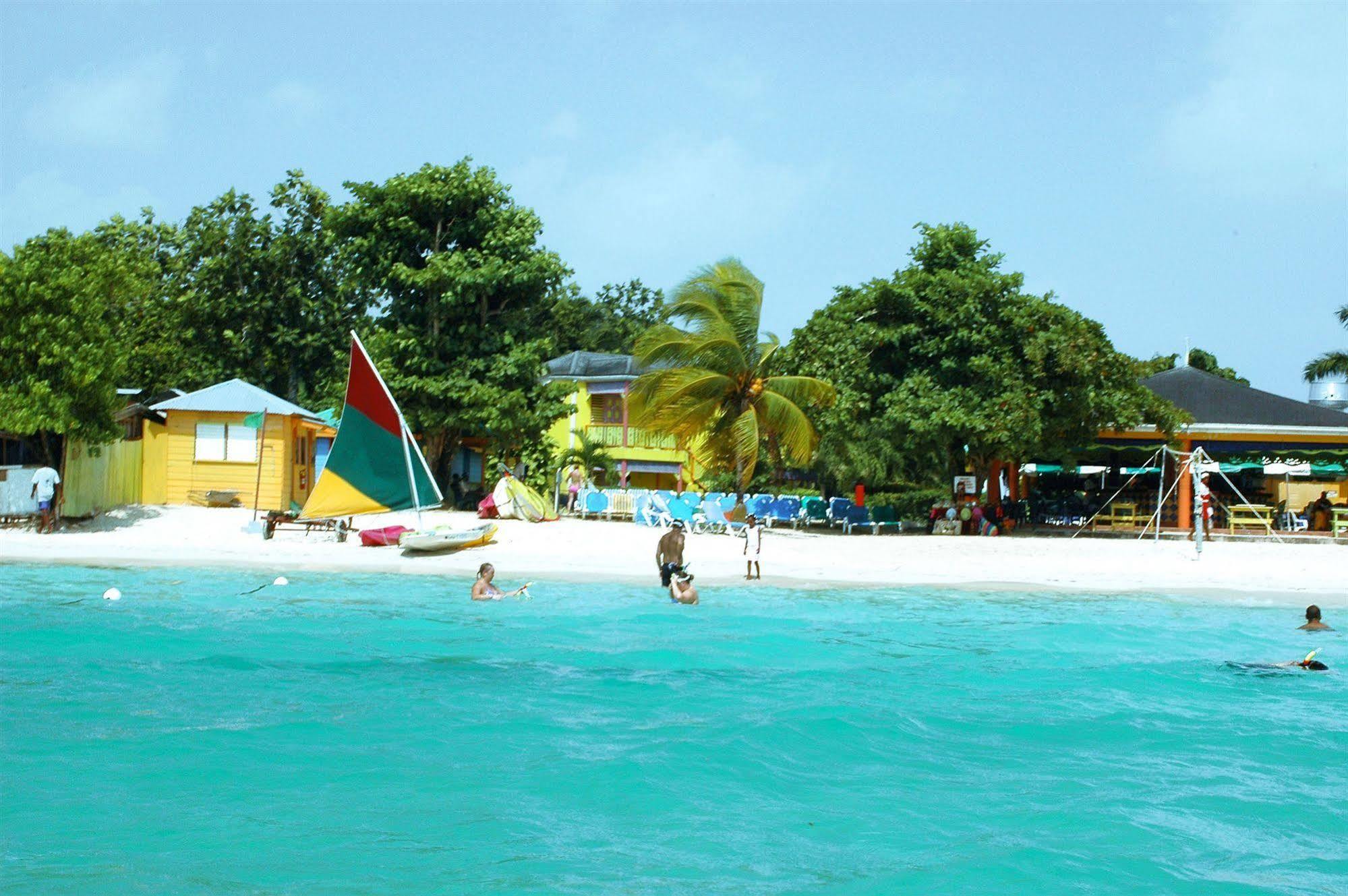 Grand Pineapple Beach Negril Hotel Buitenkant foto